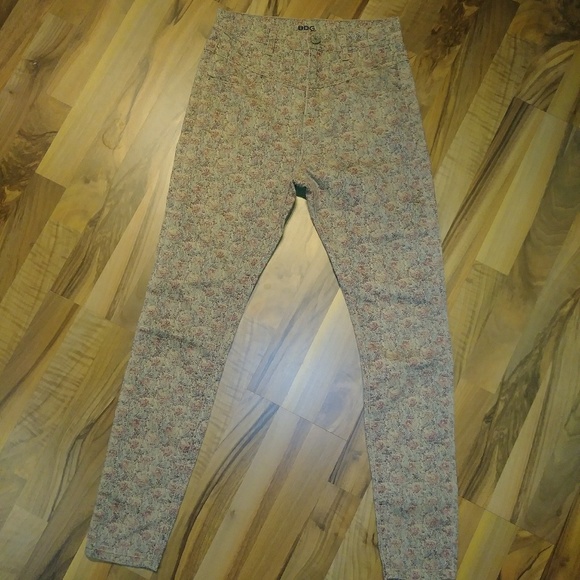 *DONATED* Patterned Skinny Jeans - Picture 3 of 4